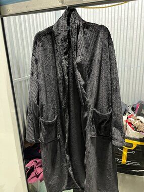 Hotel Spa Collection Black Plush Textured Robe | Ultra Soft Cozy Lounge Spa Bath